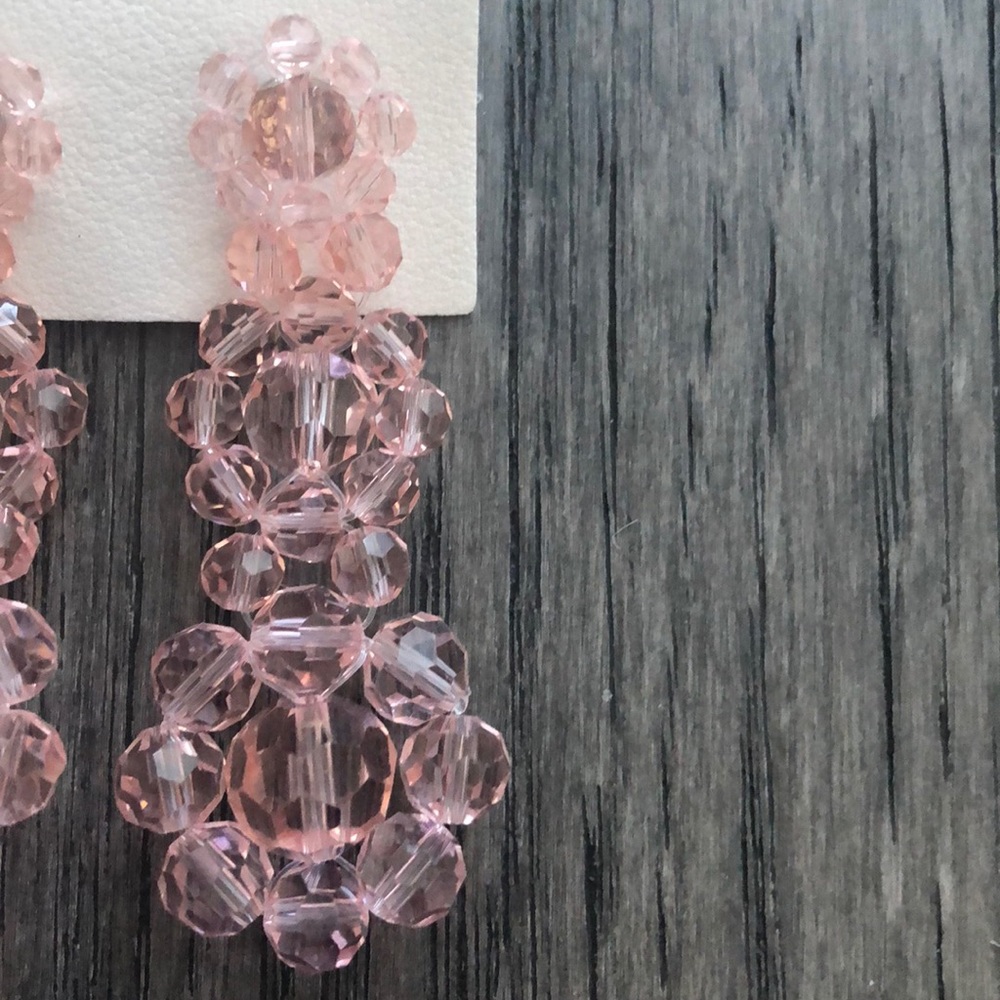 Free People blush  Beaded woman’s Earrings - Picture 3 of 8